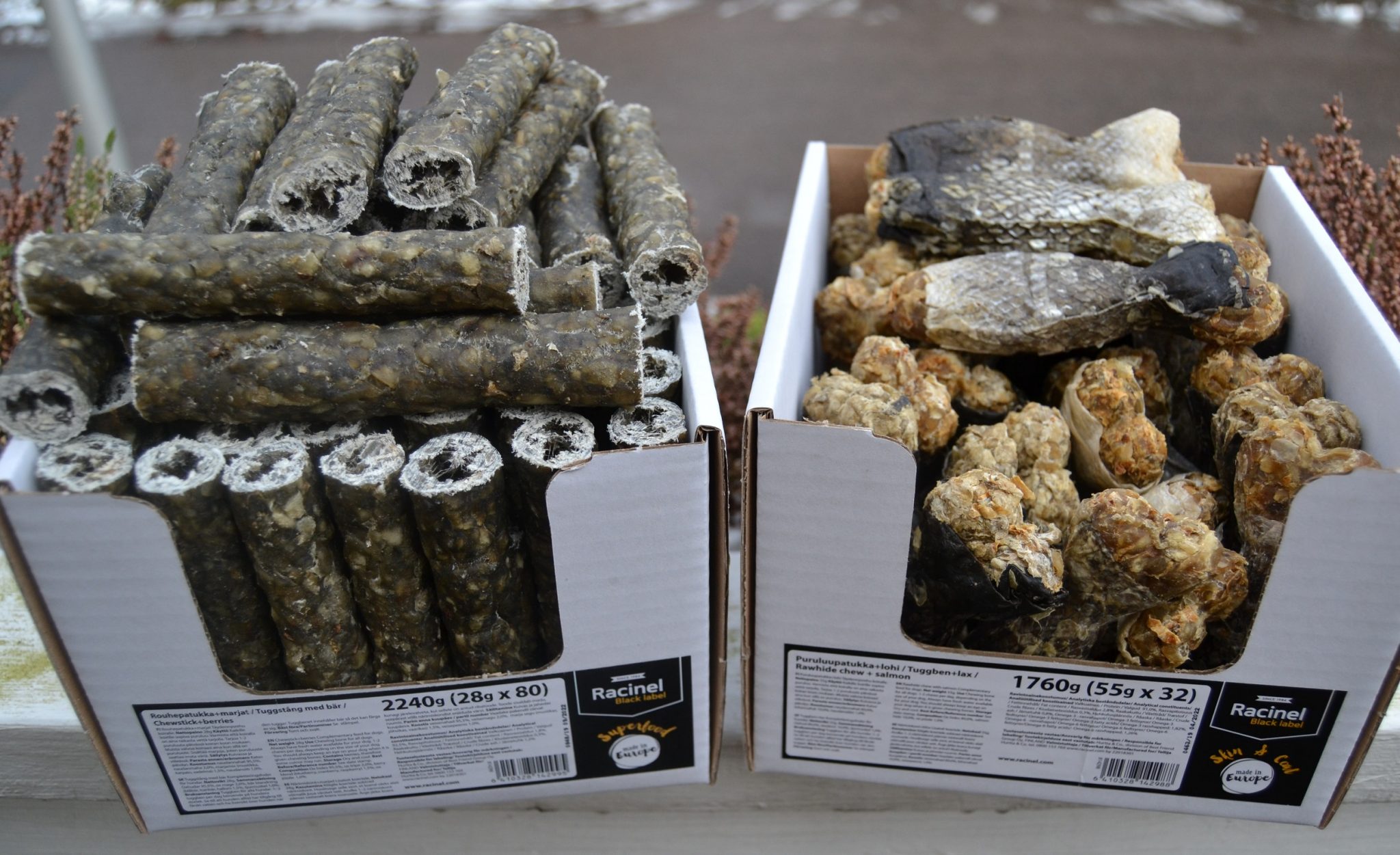 Racinel Superfood ja Racinel Skin&Coat purupatukat. Racinel puruluut.